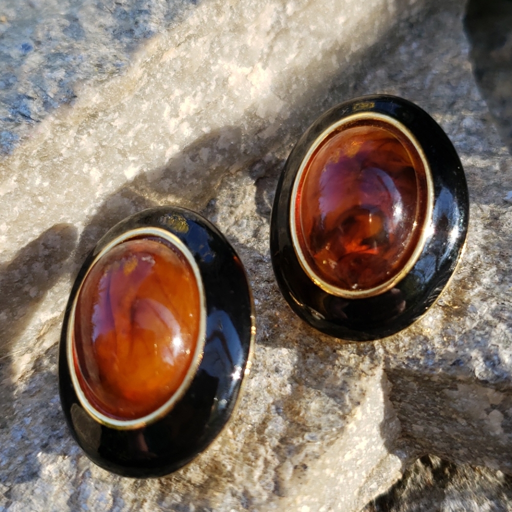 Vtg Swirled Rooter Lucite Cabochon Enamel Earrings - Picture 4 of 13